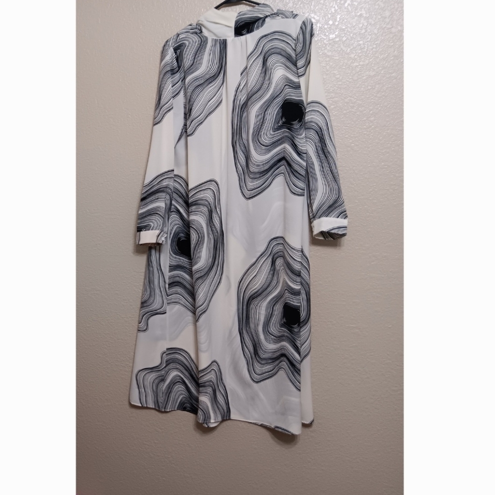 Beulah Style White Black Mod Abstract Floral Midi Dress - Picture 3 of 3